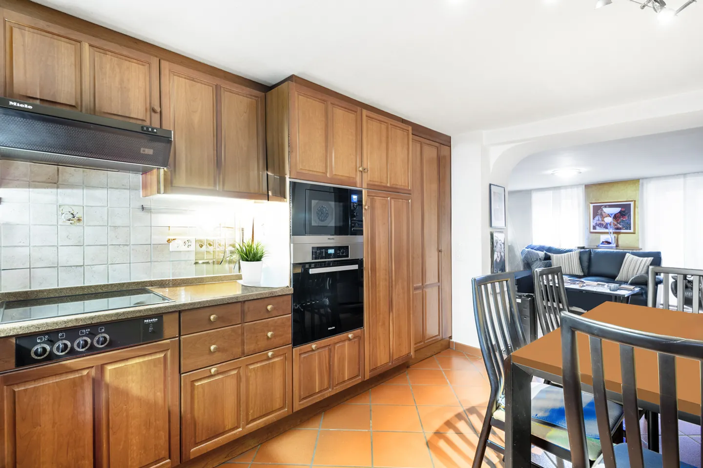 Kernhaus mit zwei Wohnungen - Foto 3 von 10