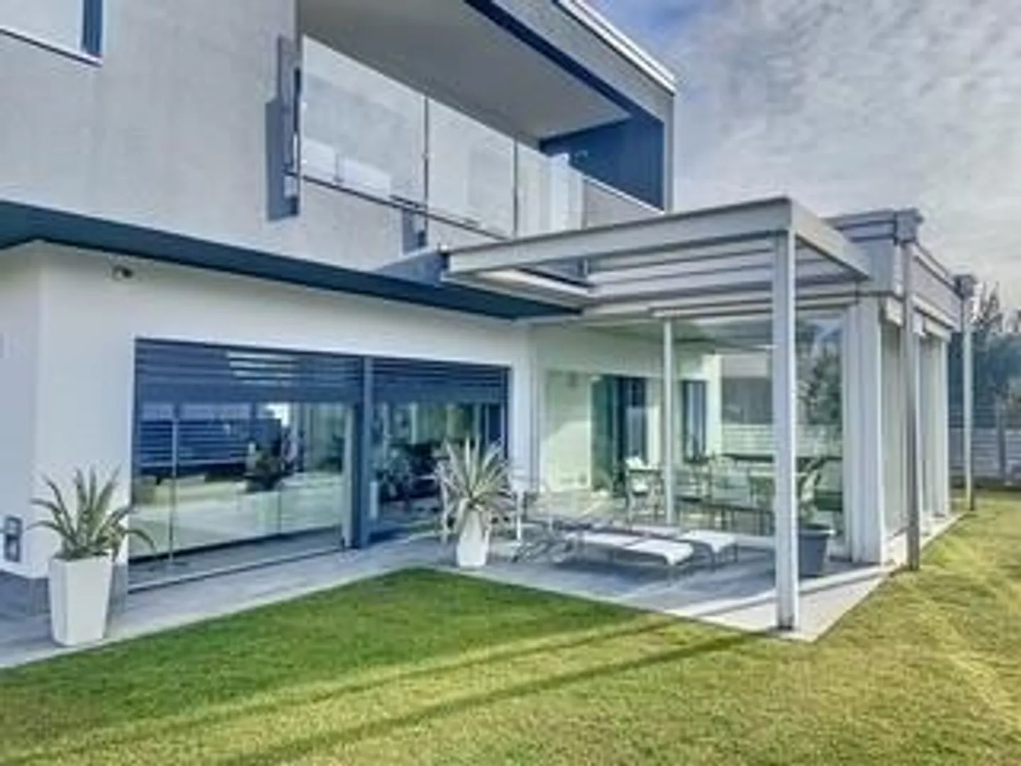 Villa Moderna di Lusso a Coldrerio - Foto 1 di 12