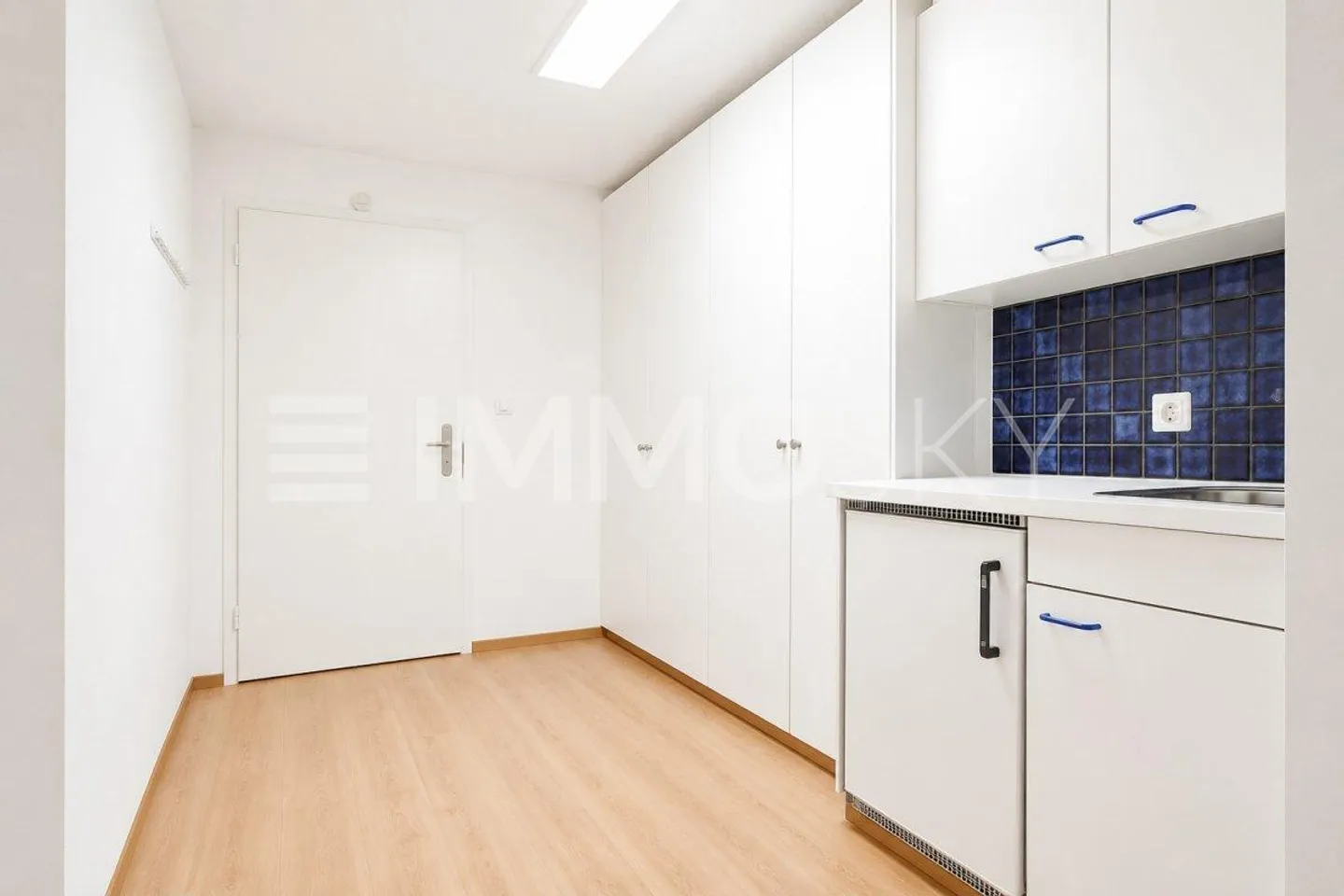 Grande proprietà commerciale in posizione privilegiata - Foto 4 di 5
