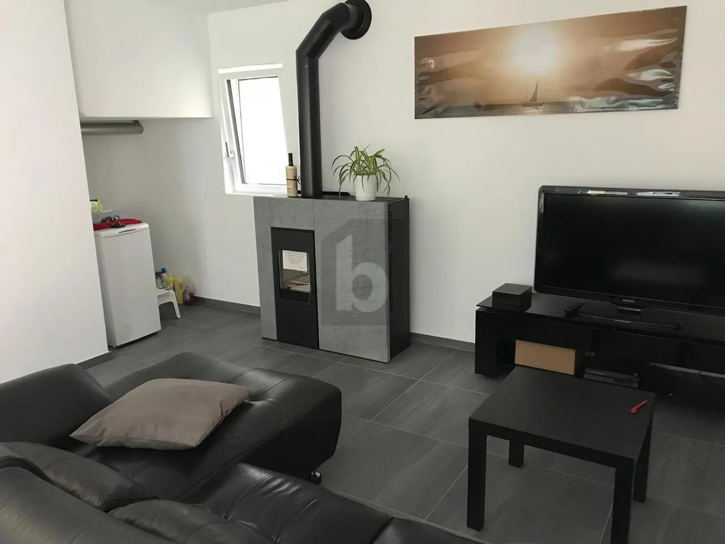 RENOVÉ, MODERNE DANS UN SECTEUR ENSOLEILLÉ ET TRANQUILLE - Photo 3 sur 5
