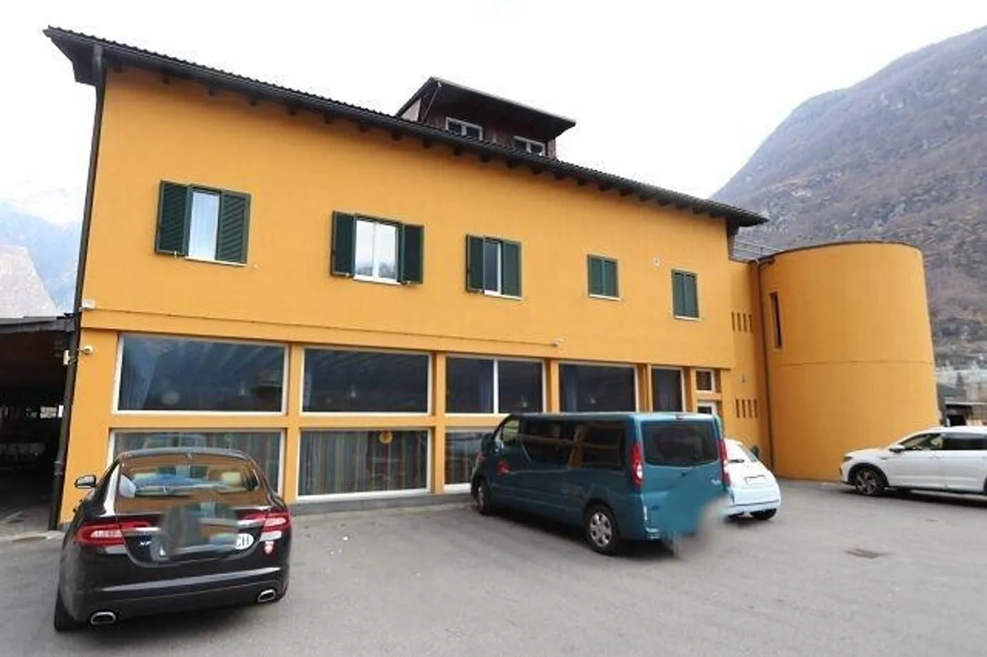 Hotel mit grossem Saal - Foto 1 von 13