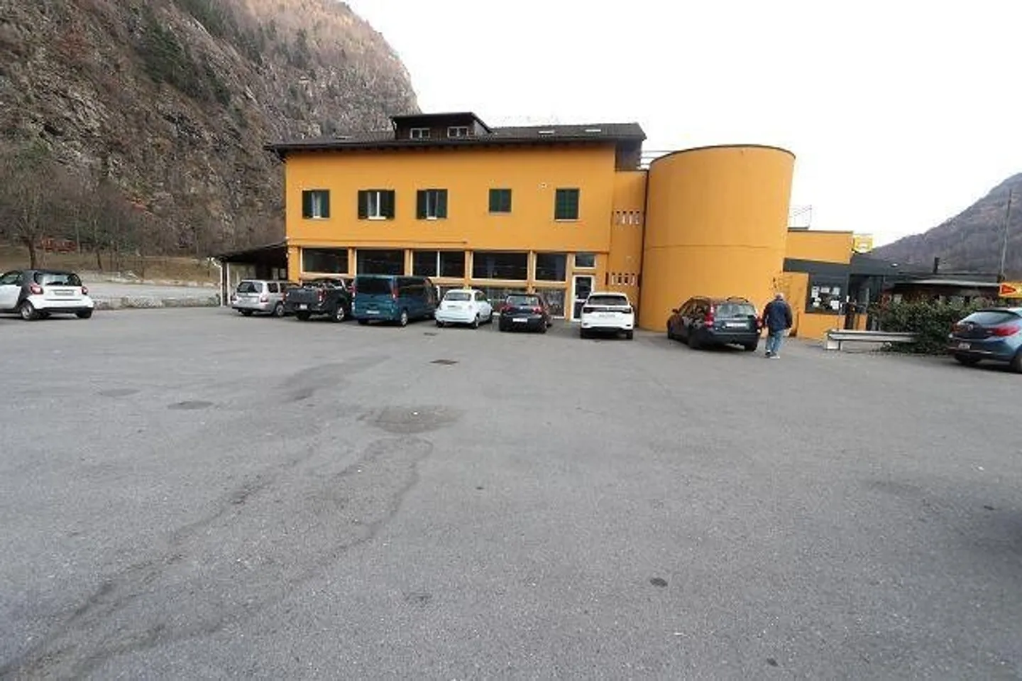 Hotel mit grossem Saal - Foto 2 von 13