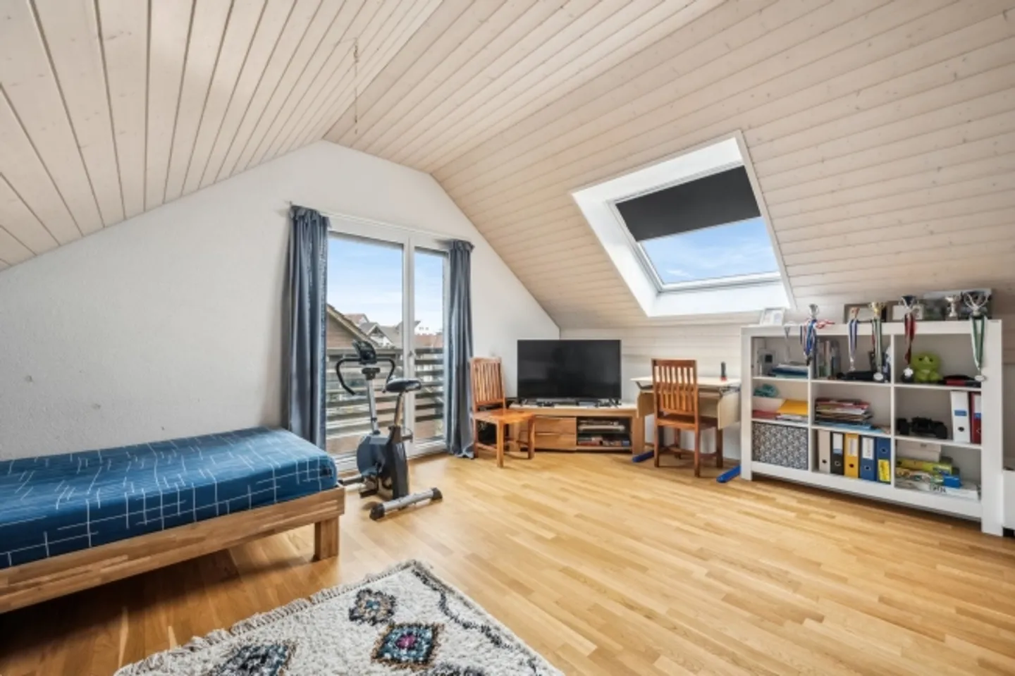 Your Stylish 4.5-Room Attic Maisonette - Photo 11 of 13