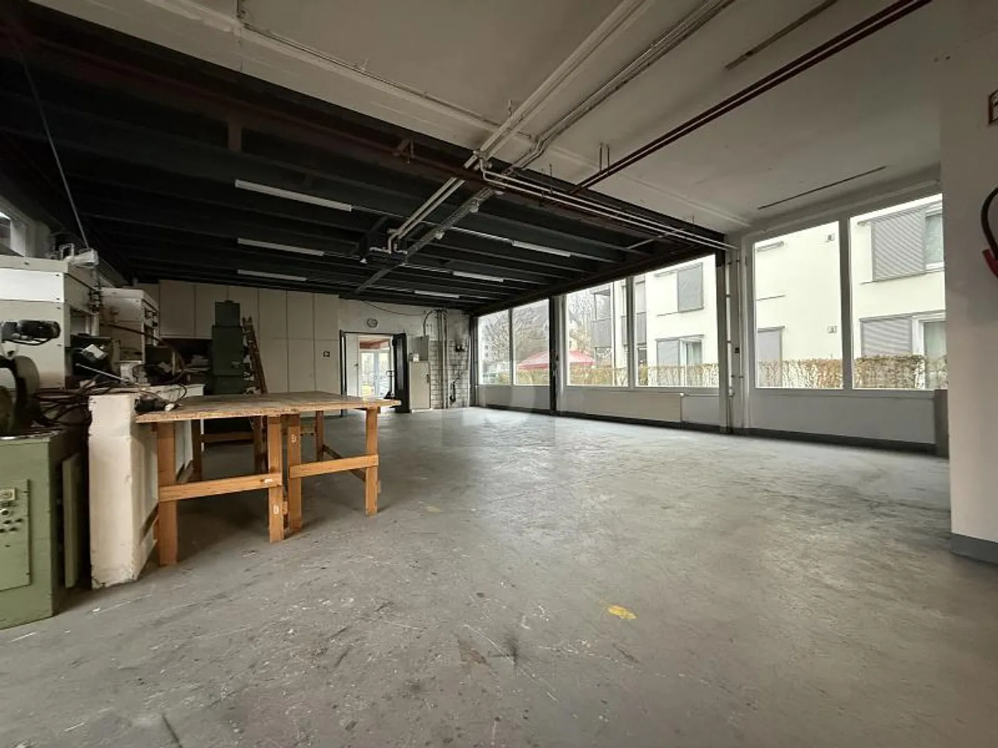 MOLTO SPAZIO, COLLEGAMENTO TOP & PRONTO A PARTIRE IMMEDIATAMENTE - Foto 1 di 6