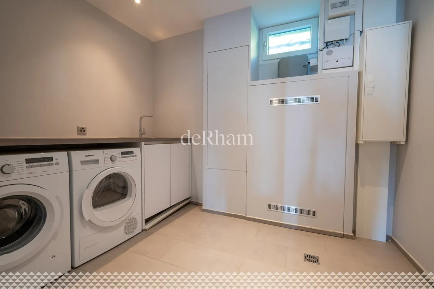 Villa individuell komplett renoviert, mit atemberaubendem Blick! - Foto 11 von 13