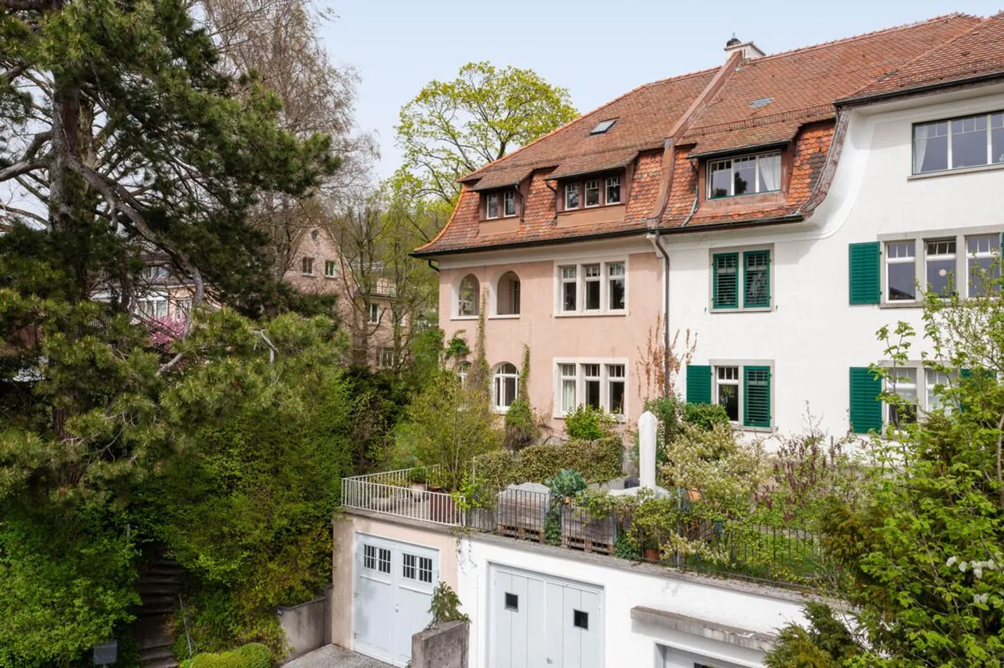 Casa da sogno con giardino da sogno in una posizione da sogno nel ricercato distretto 7 di Zurigo - Foto 1 di 7