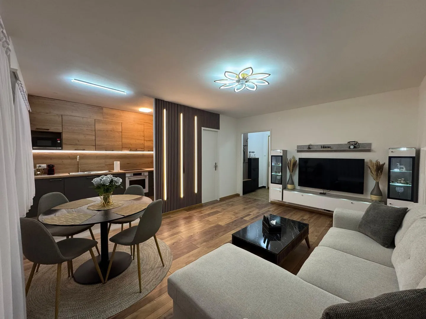 Apartment for rent - Photo 1 of 5