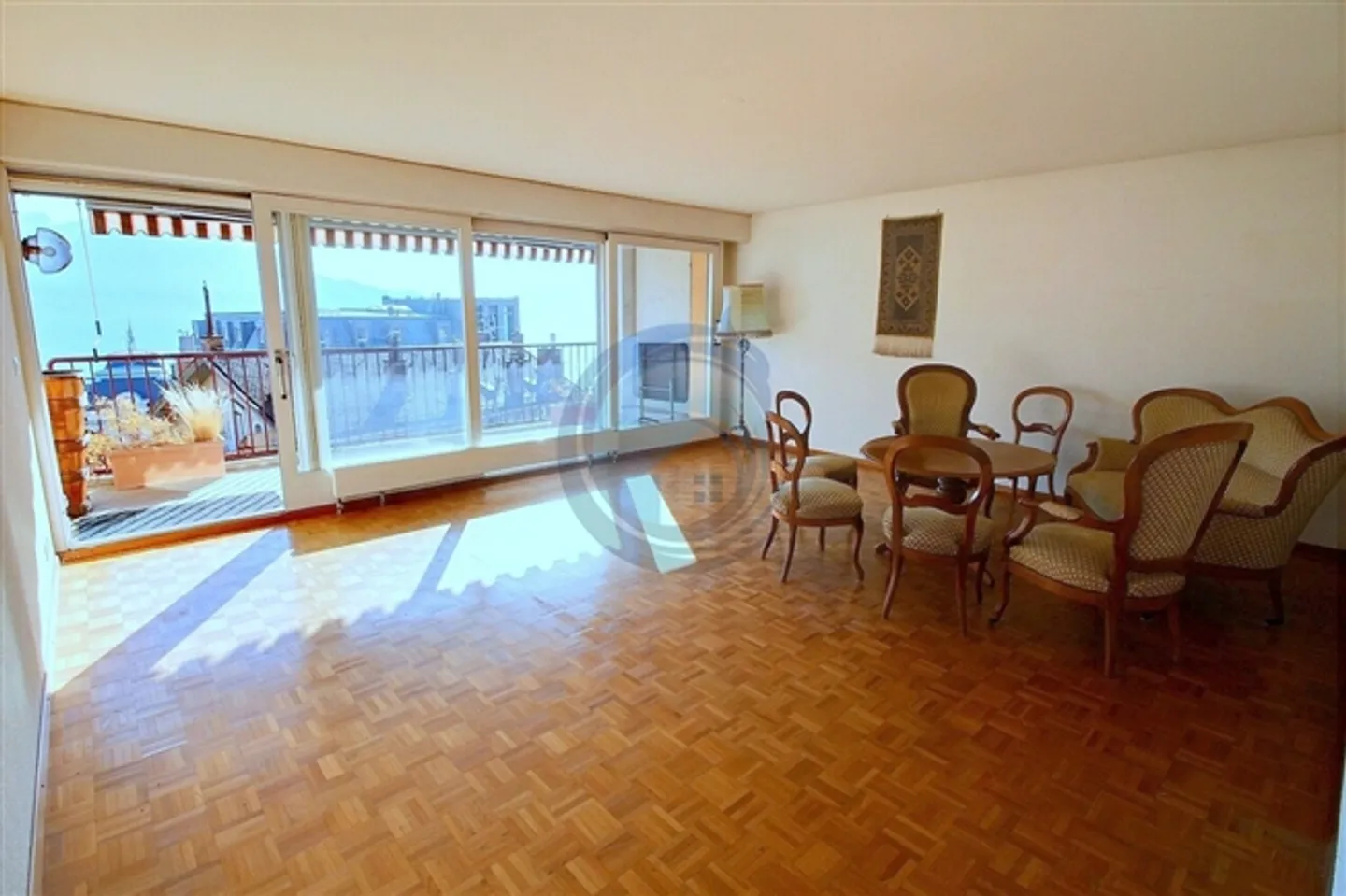 SPACIOUS 3.5 ROOM CORNER APARTMENT WITH LAKE VIEW - NEAR CITY CENTER - Photo 5 of 13