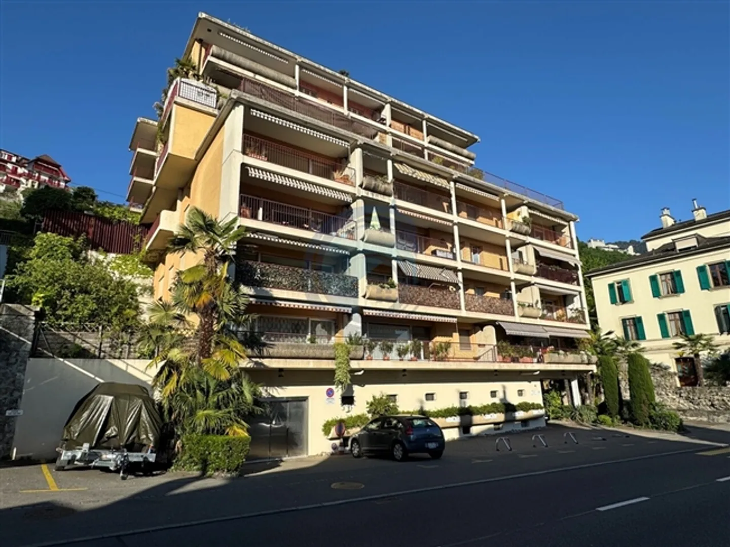 SPACIOUS 3.5 ROOM CORNER APARTMENT WITH LAKE VIEW - NEAR CITY CENTER - Photo 1 of 13