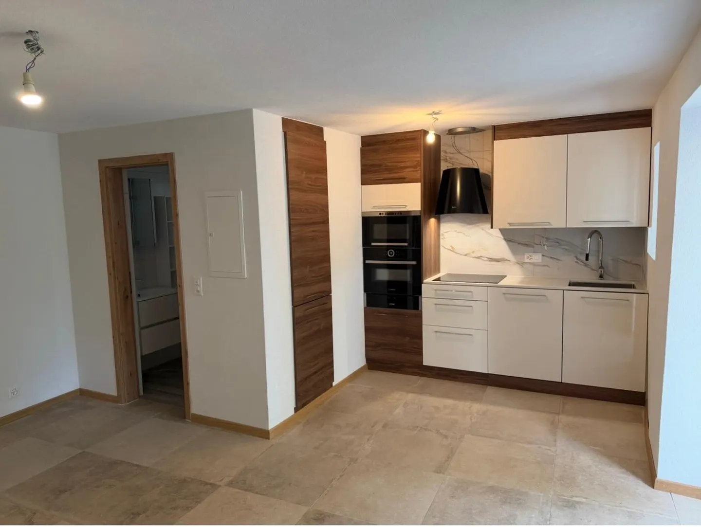 Immeuble d'appartements rénové - Photo 12 sur 14