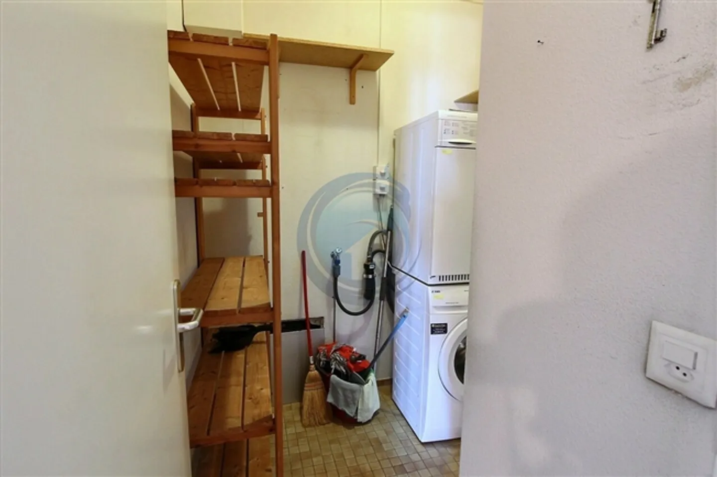 SPACIOUS 3.5 ROOM CORNER APARTMENT WITH LAKE VIEW - NEAR CITY CENTER - Photo 13 of 13