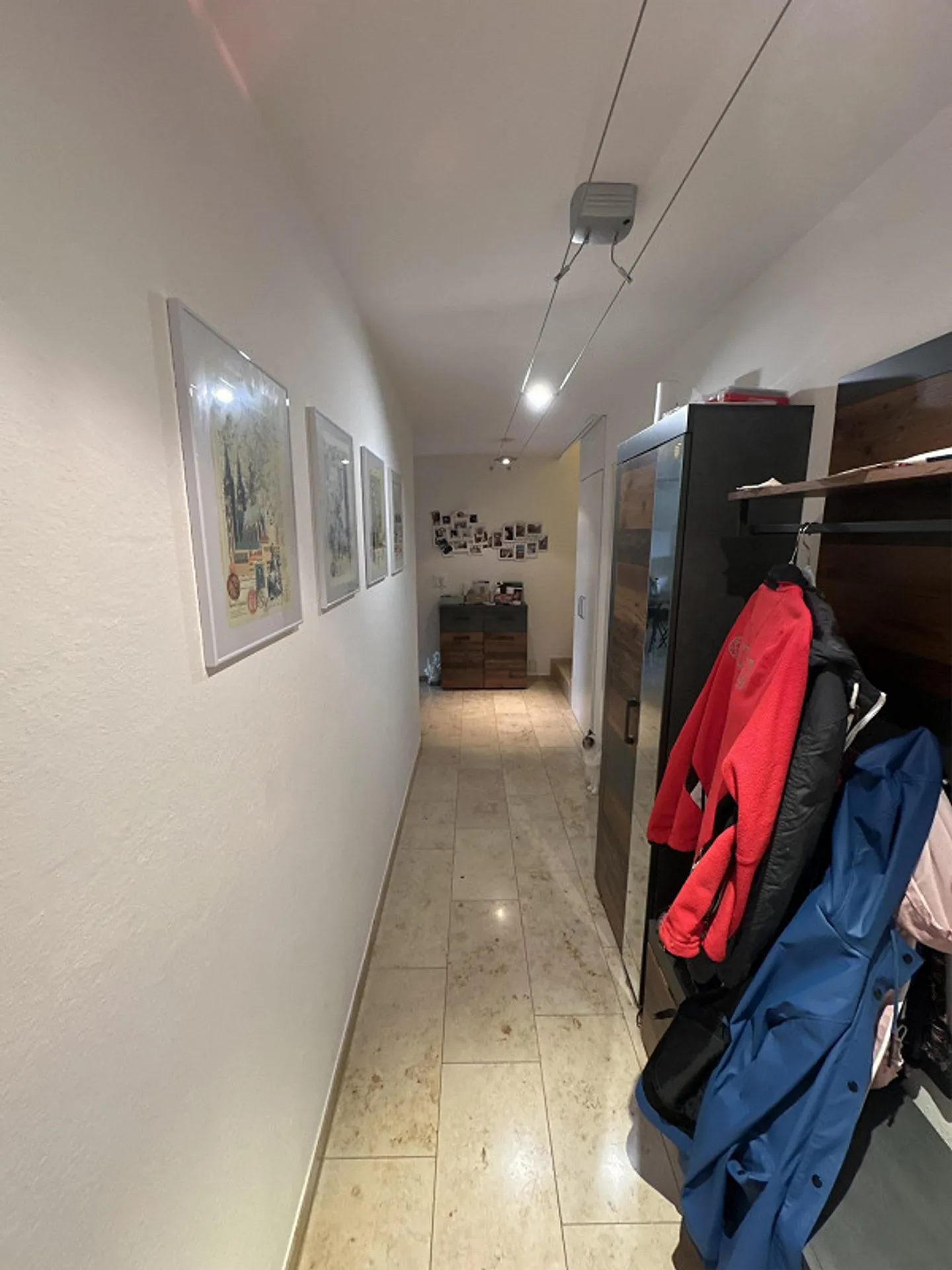 Beautiful, bright 3.5 room basement apartment - Photo 1 of 7