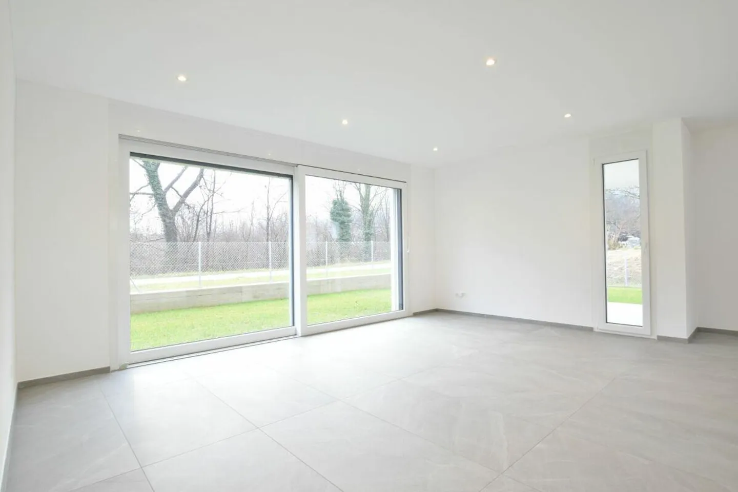 Maison unifamiliale lumineuse avec jardin privé - Photo 1 sur 10