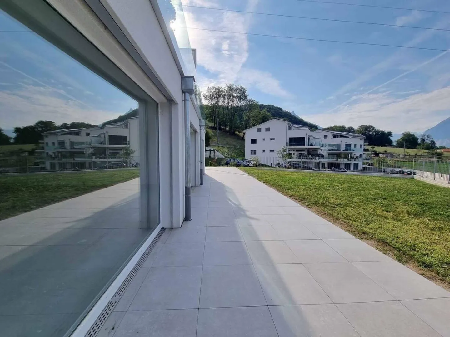 Spacious and bright new commercial space of 175 m2 - Photo 5 of 7