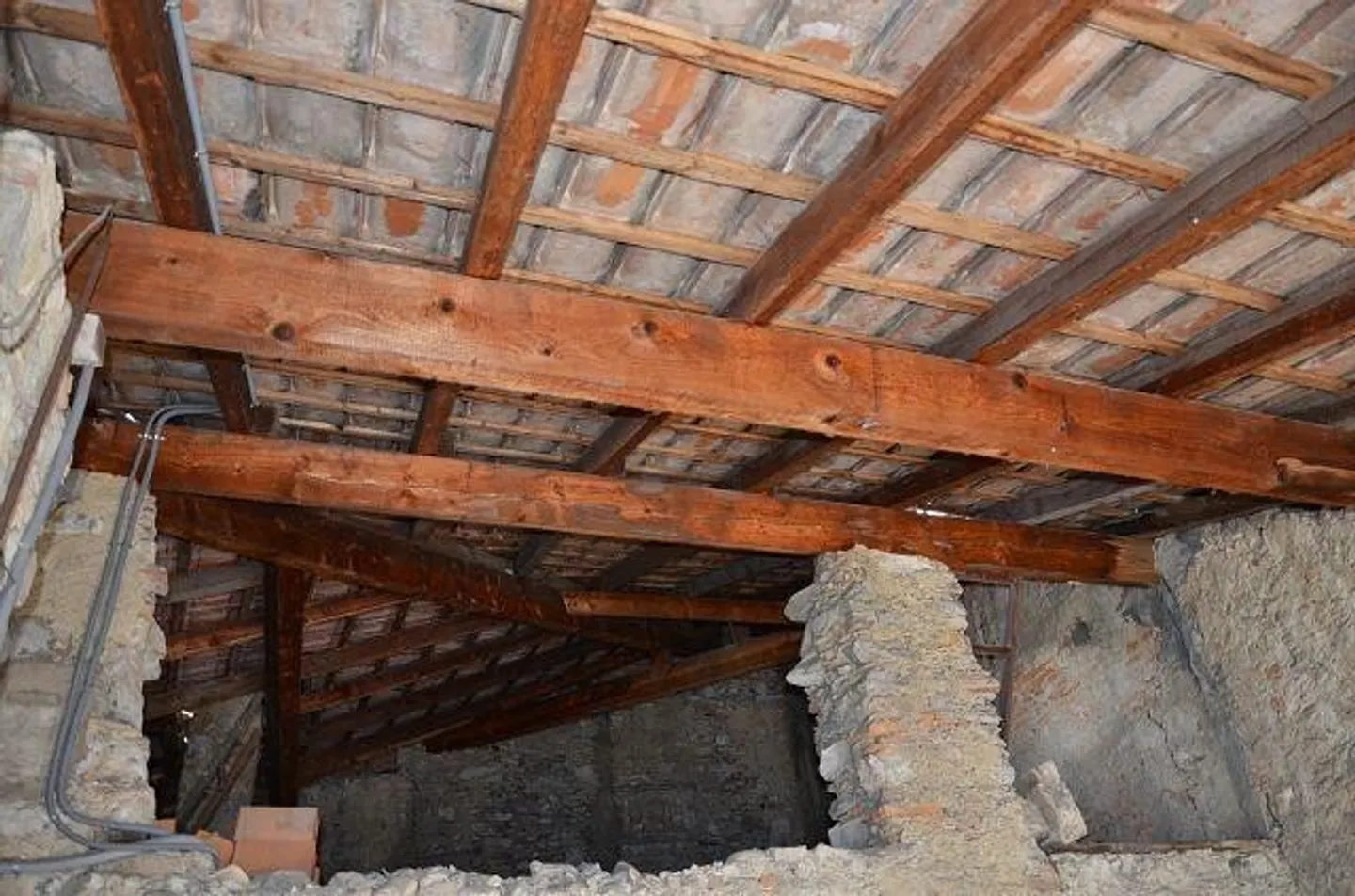 Renovation Project in Genestrerio - Photo 10 of 13