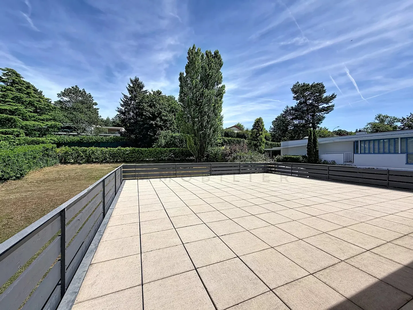 Villa au bord du lac avec plage privée - Photo 23 sur 23