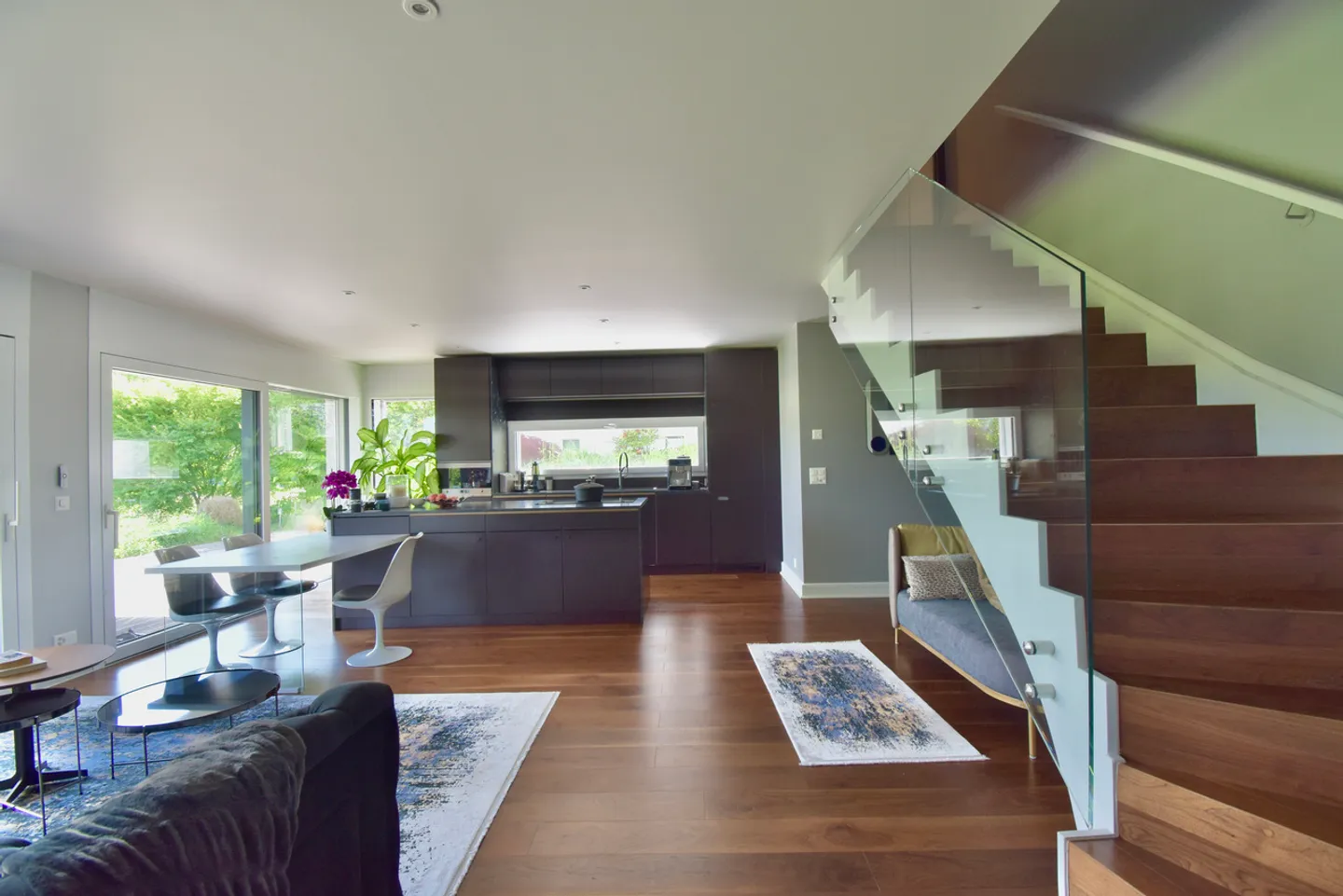 A Modern Retreat Out of Sight – Luxury House for Rent - Photo 6 of 13