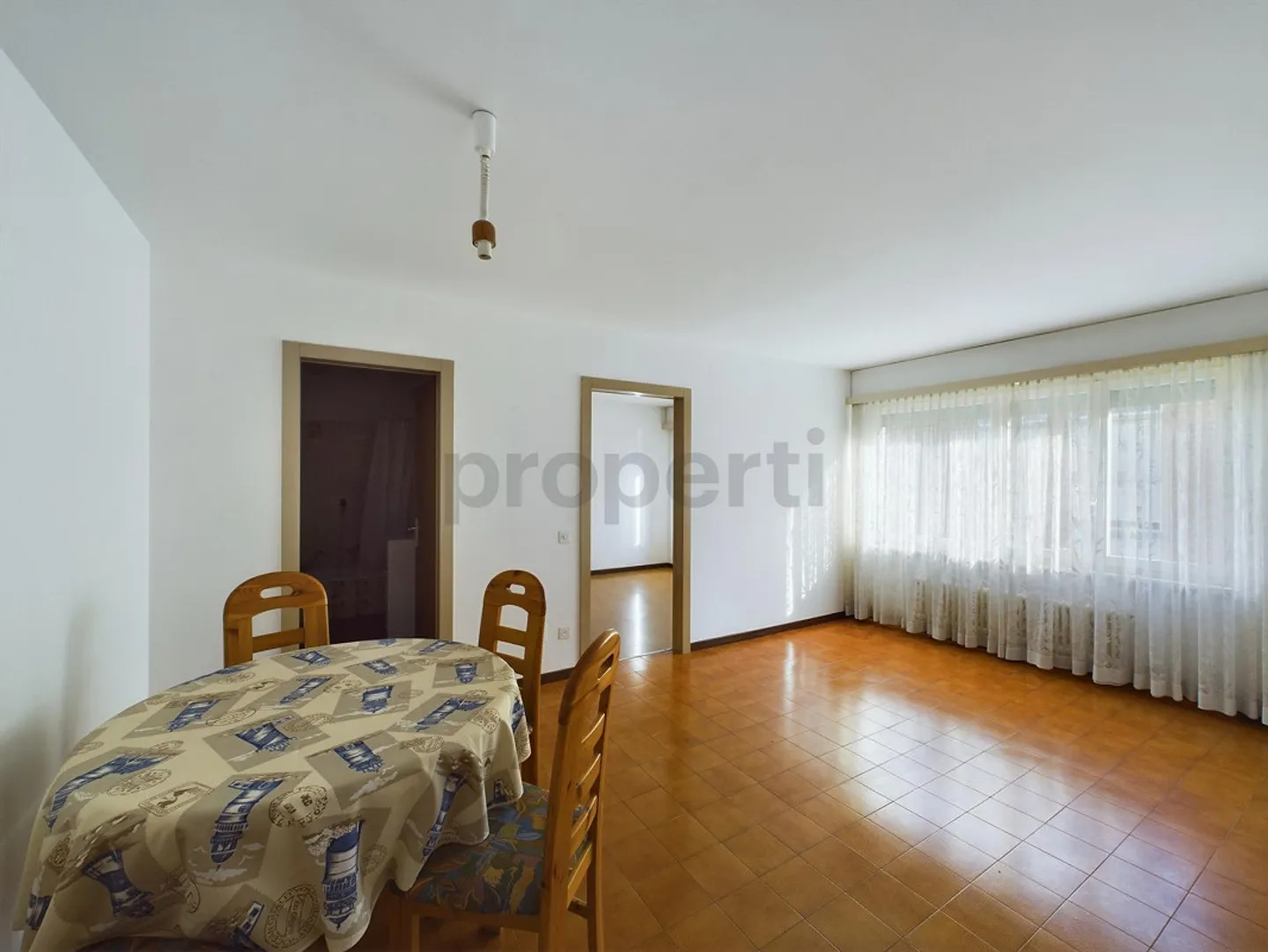Bright 2.5-room apartment in a strategic location in Mendrisio - Photo 7 of 8