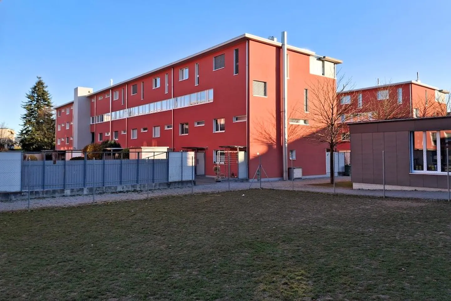 Self-occupied property or investment property - Photo 2 of 11