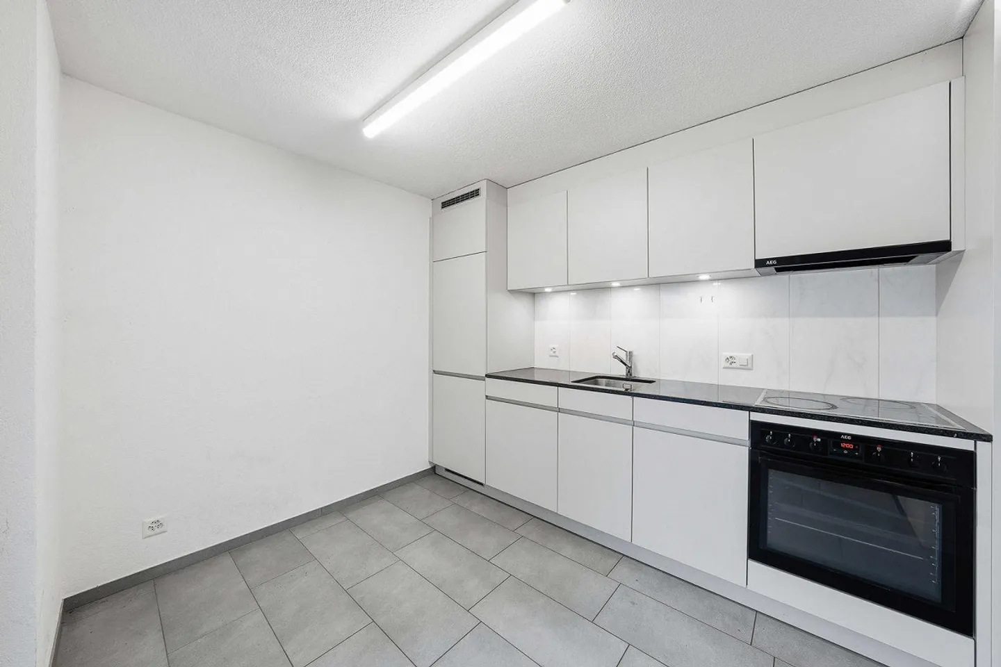 1.5-Room Apartment - Photo 3 of 10