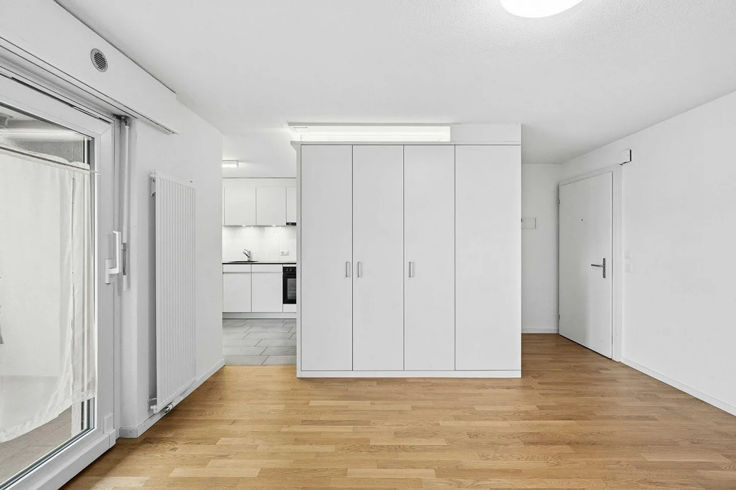 1.5-Room Apartment - Photo 2 of 10