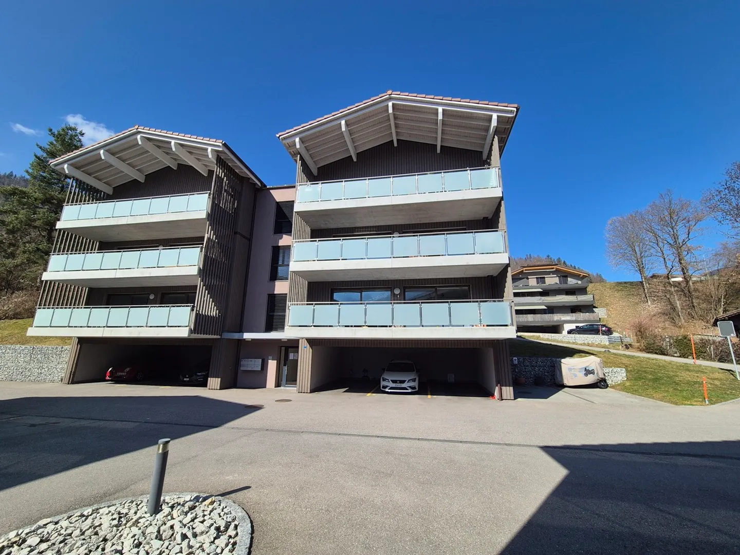 ENNEY - 3,5 moderne stanze con colonna di lavaggio - Foto 1 di 7