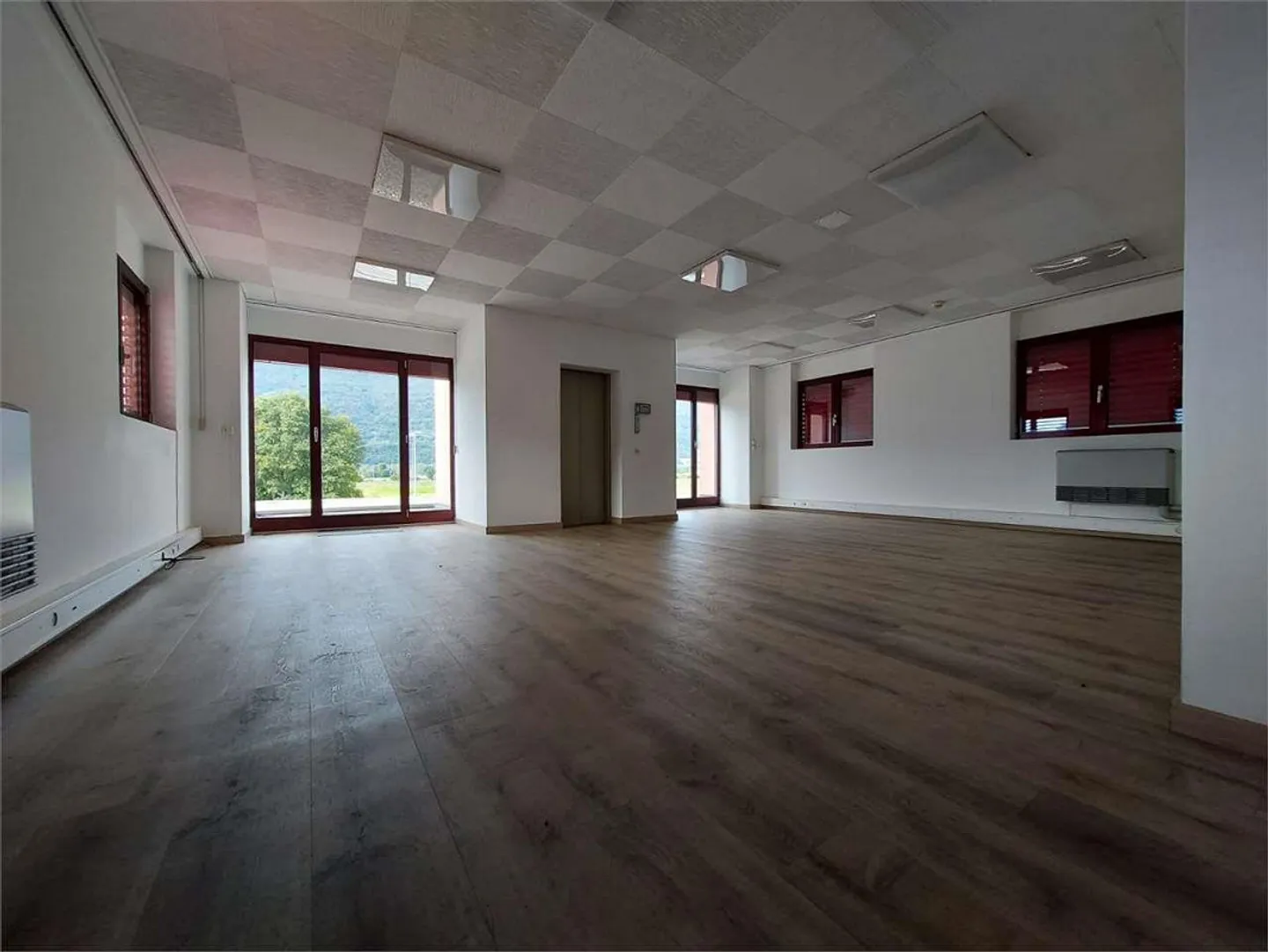 Camorino, office of 152 sqm - Photo 1 of 12