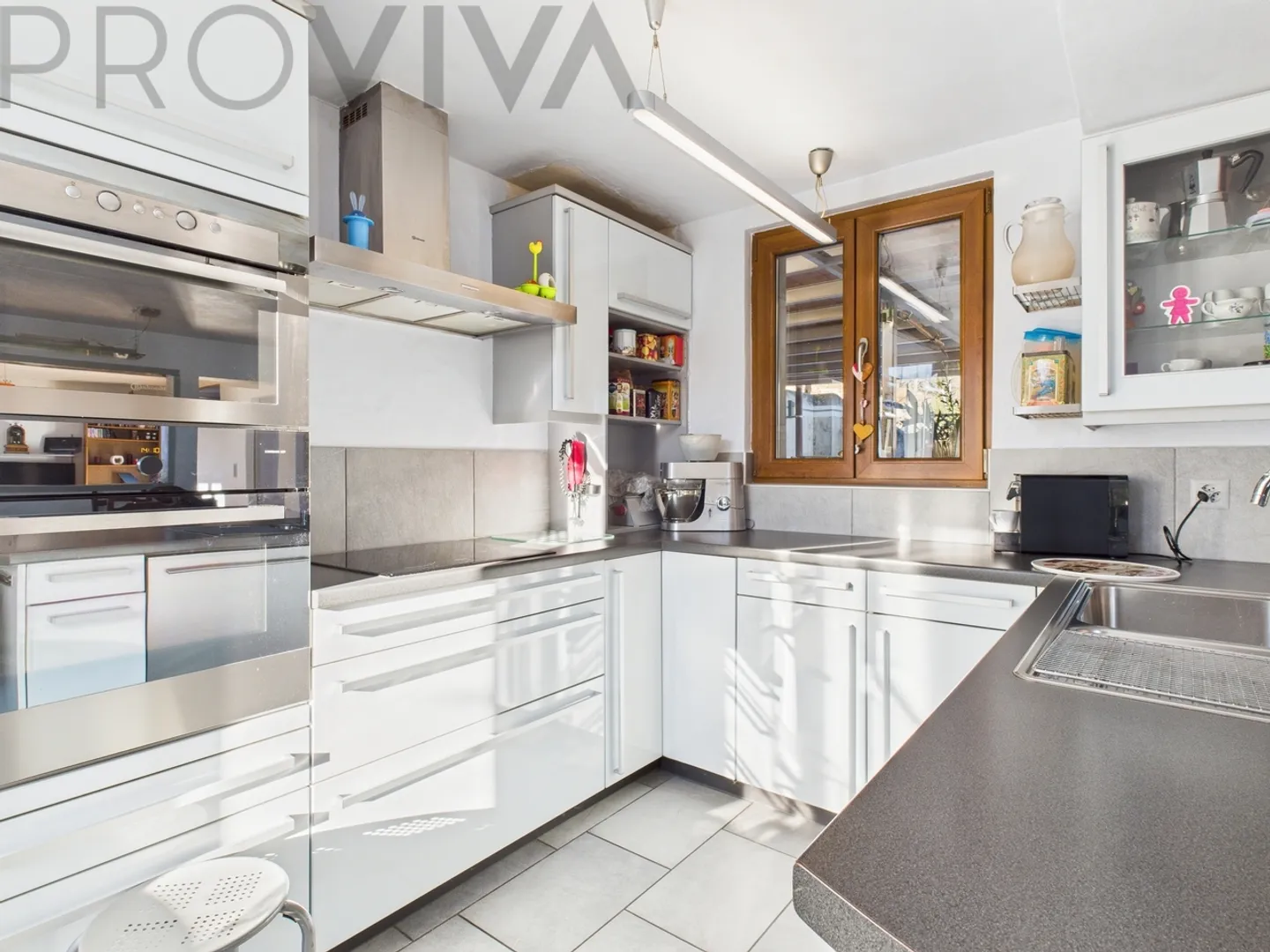 Sunny Family House with Garden and Potential in Venthone - Photo 4 of 7