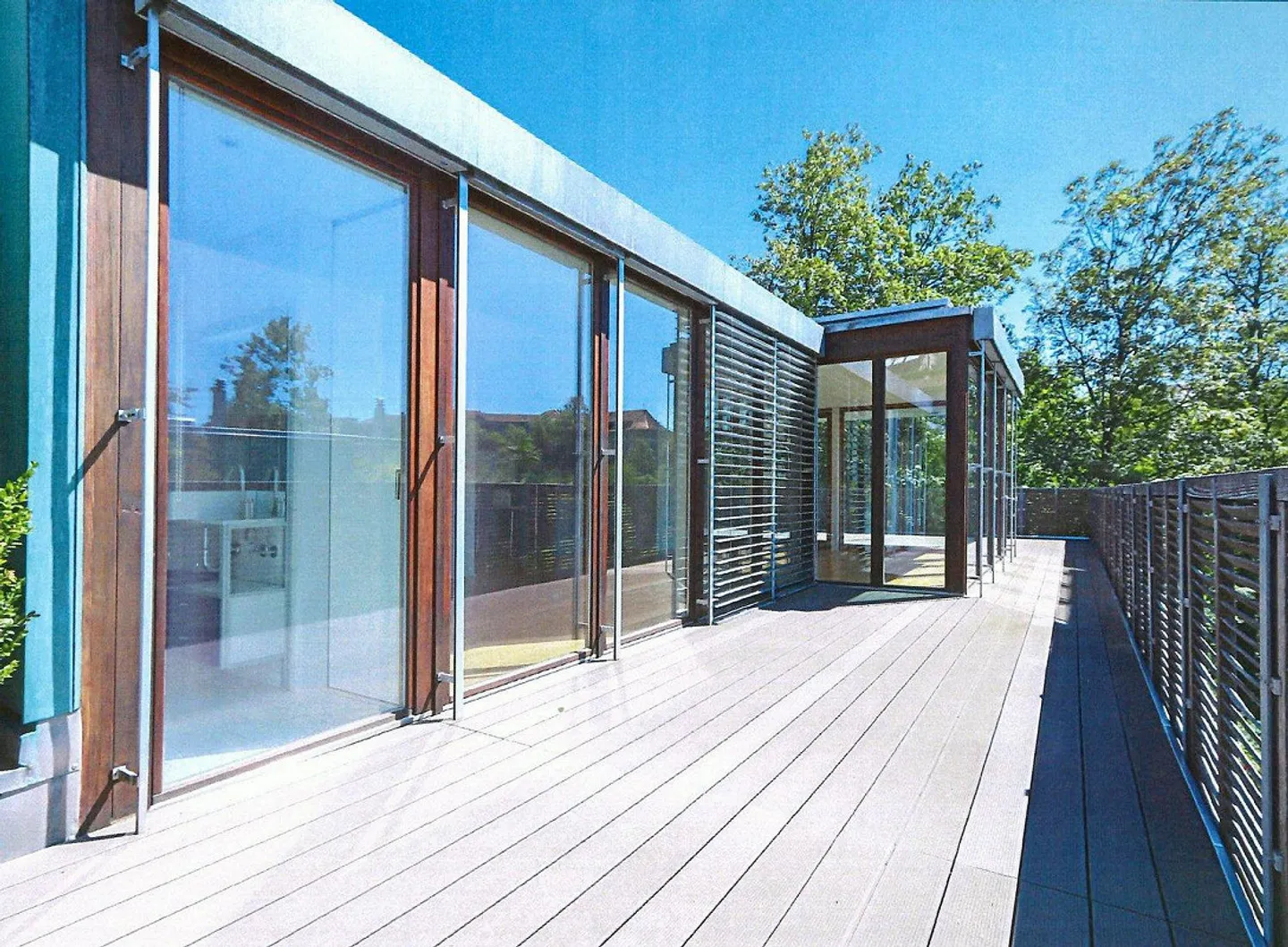 Appartamento Loft Elegante con Terrazza sul Tetto e Vista sull'Aare ad Altenberg - Foto 2 di 12