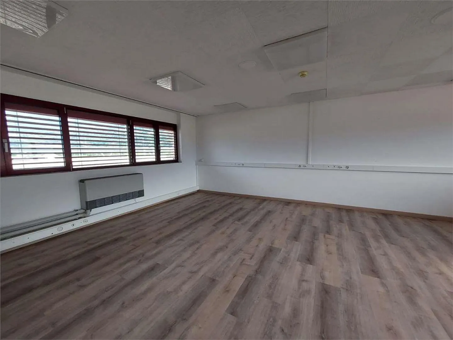 Camorino, office of 152 sqm - Photo 4 of 12