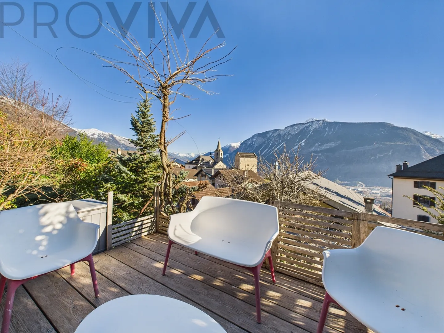 Sunny Family House with Garden and Potential in Venthone - Photo 1 of 7