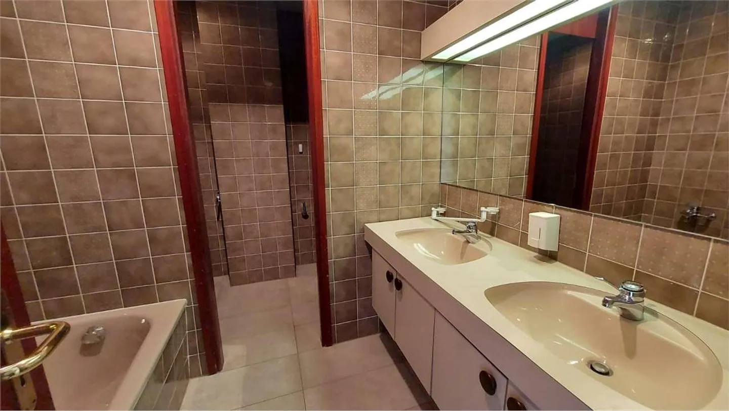 Camorino, office of 152 sqm - Photo 10 of 12