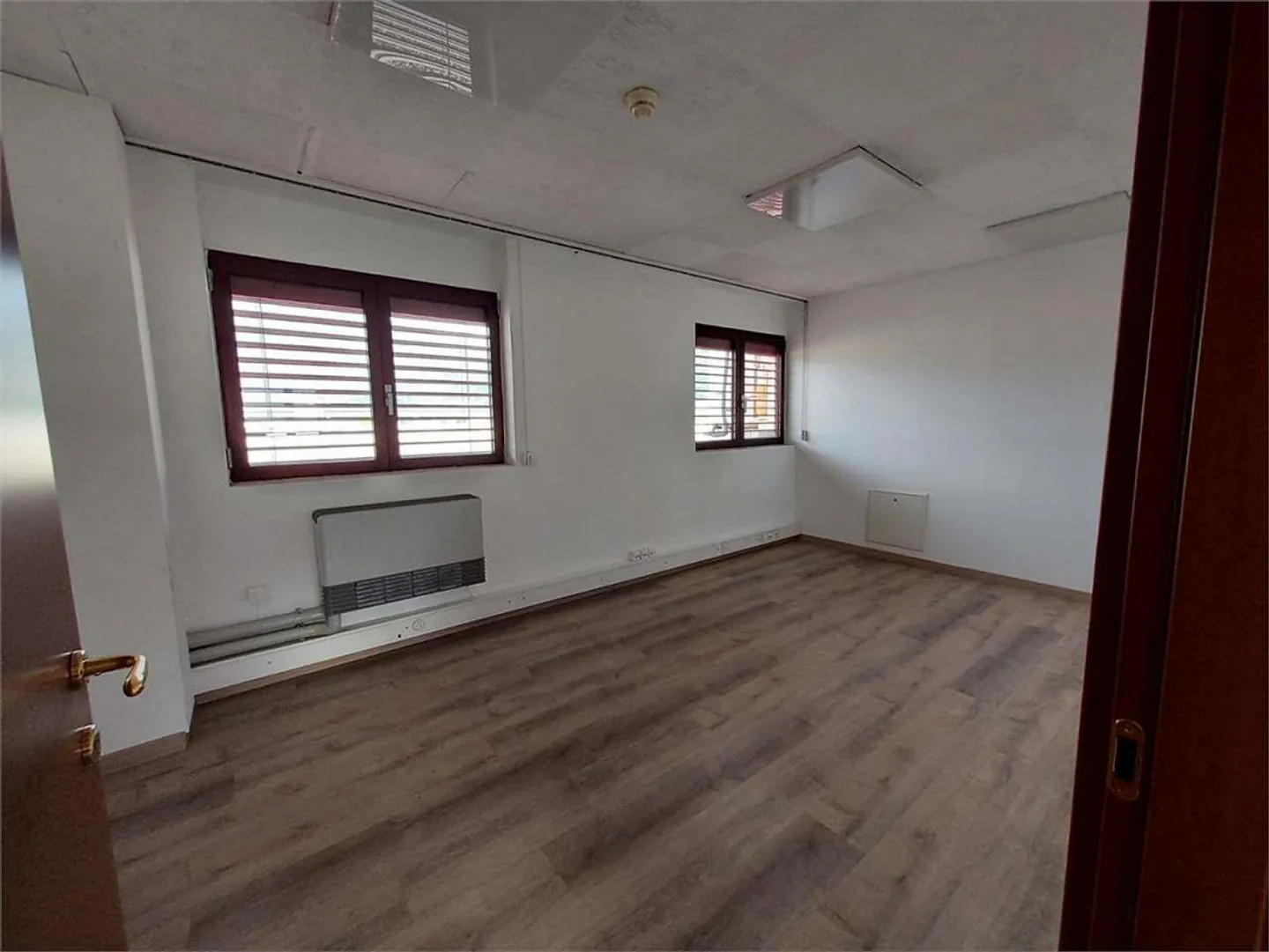 Camorino, office of 152 sqm - Photo 11 of 12