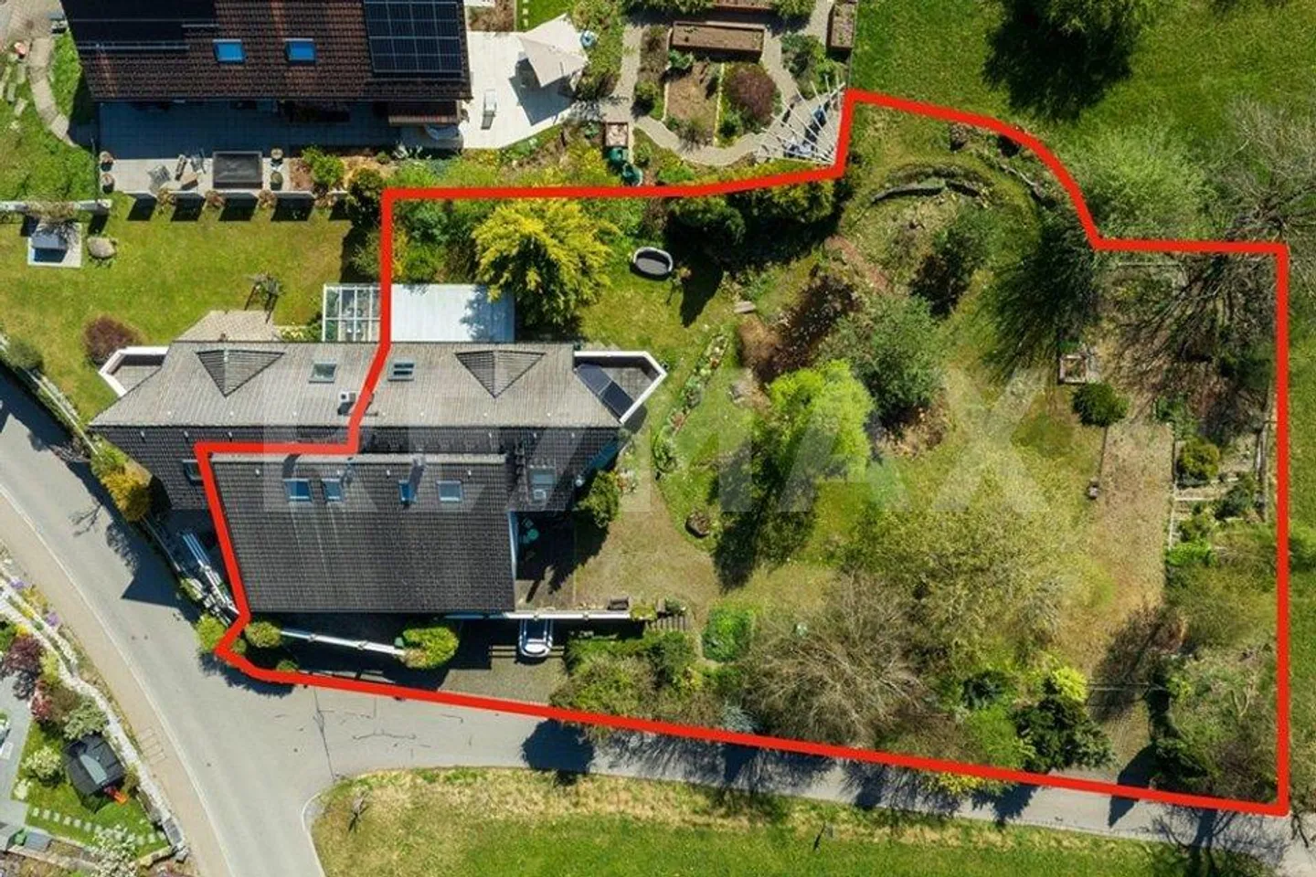 Charmantes Einfamilienhaus mit Garten - Foto 2 von 13