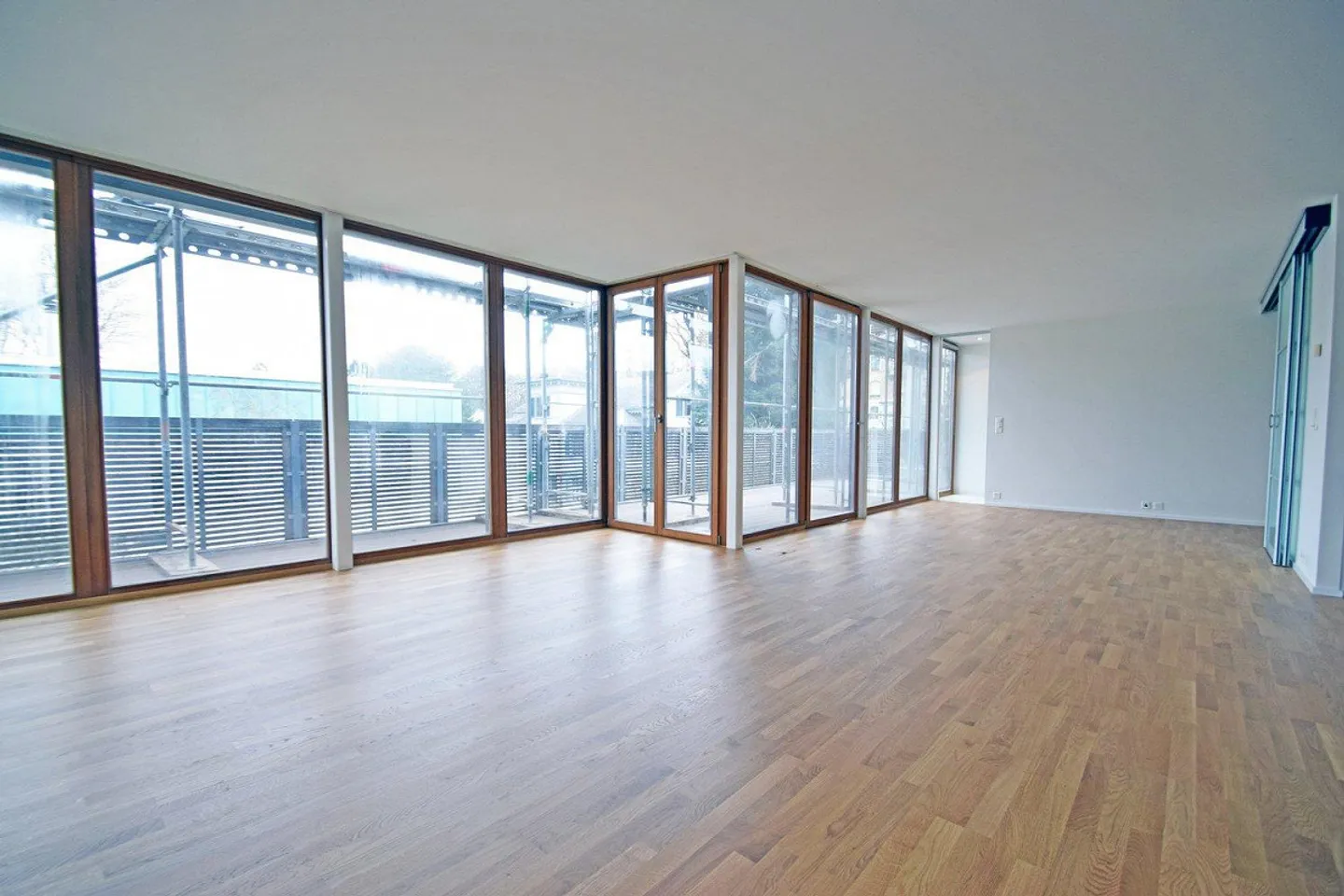 Appartamento Loft Elegante con Terrazza sul Tetto e Vista sull'Aare ad Altenberg - Foto 6 di 12
