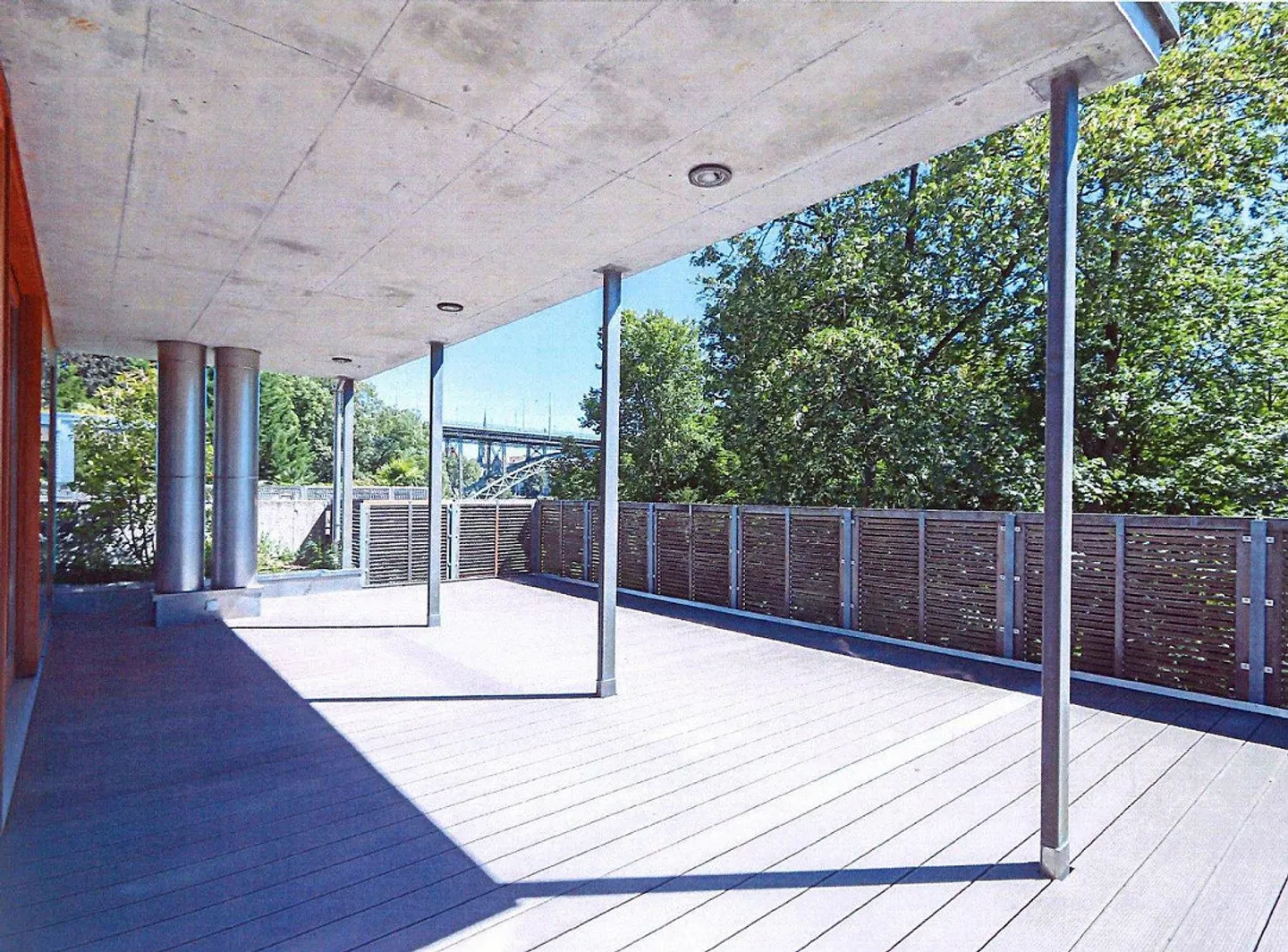 Appartamento Loft Elegante con Terrazza sul Tetto e Vista sull'Aare ad Altenberg - Foto 11 di 12