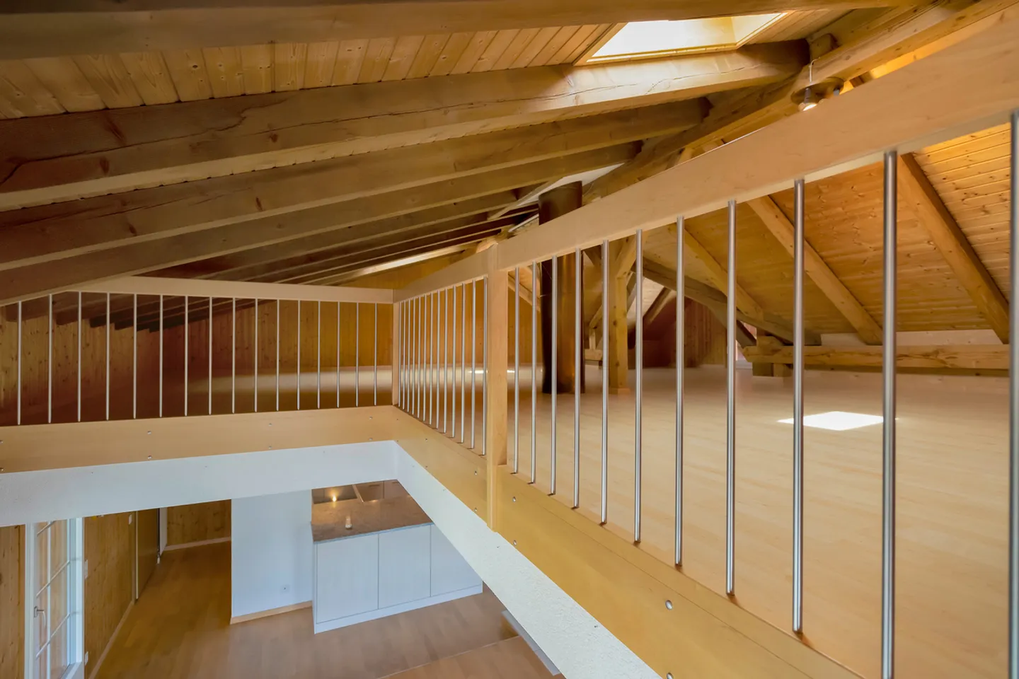 Appartement en attique de 4 pièces avec galerie dans un emplacement central à Toffen - Photo 9 sur 11
