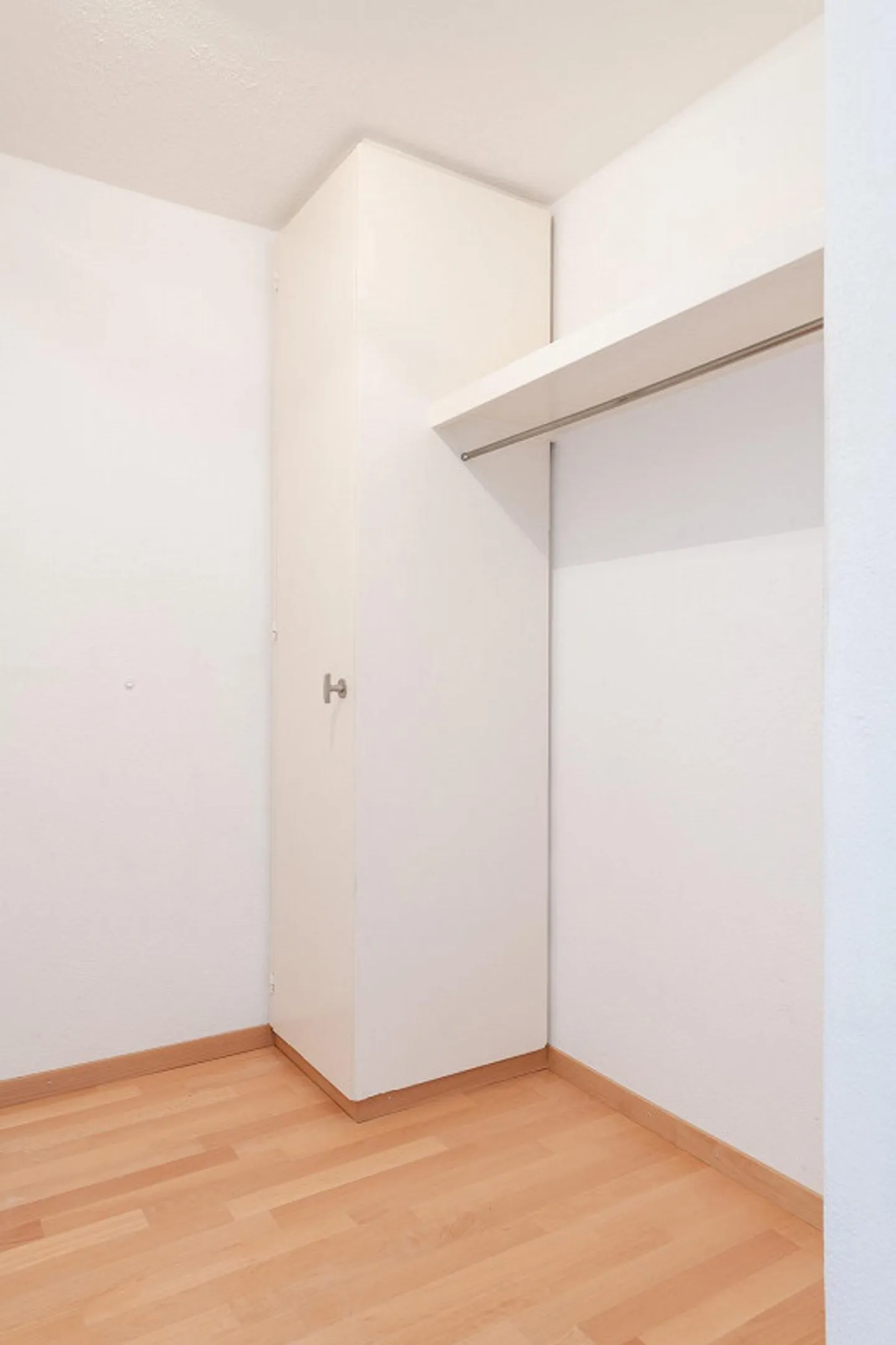 Living Made Easy - Rent Without Deposit! - Photo 7 of 10