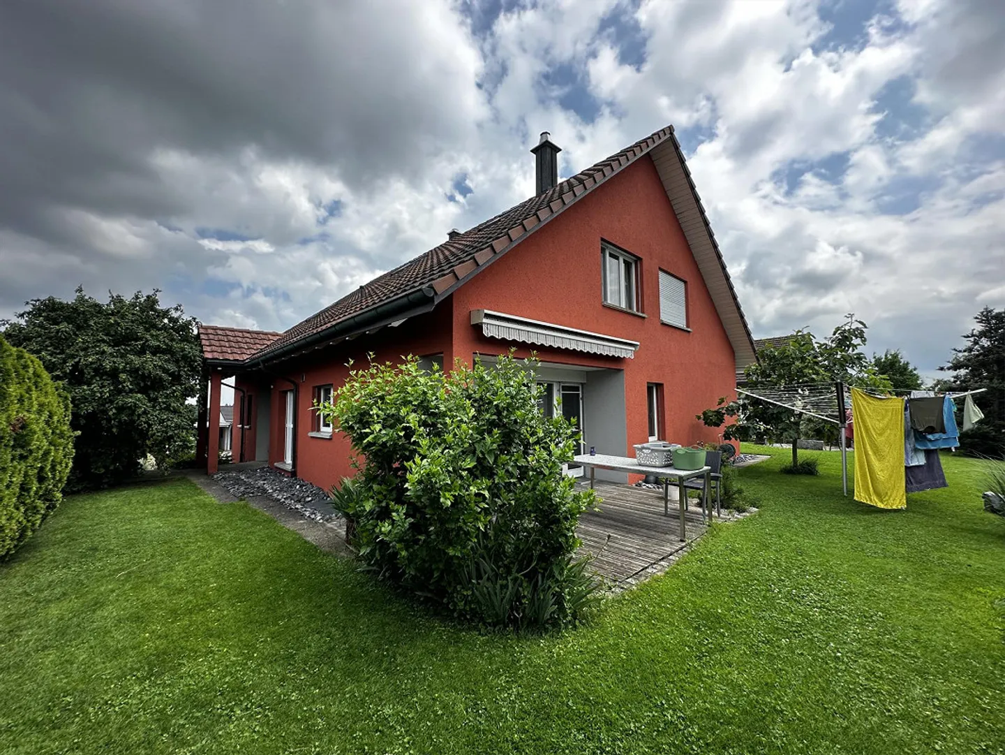 Casa unifamiliare in una posizione rurale tranquilla - Foto 3 di 24