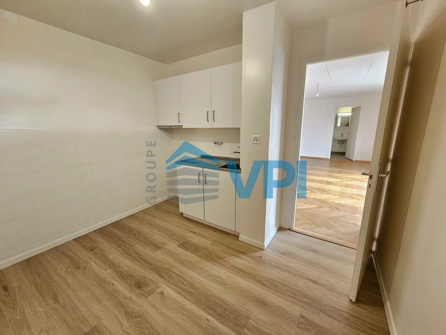 2 rooms in Pâquis near the lake - Photo 3 of 9