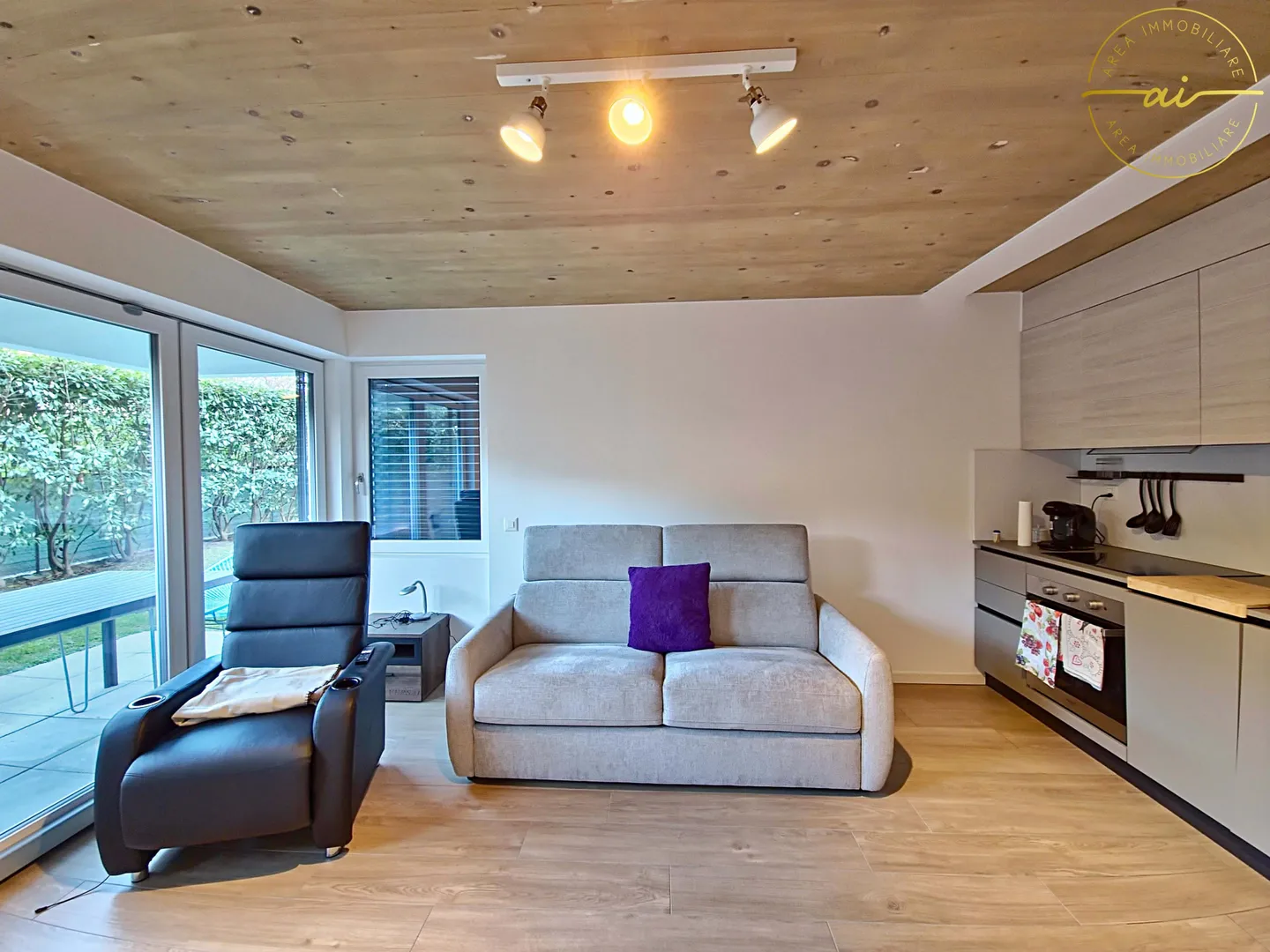 STUDIO MODERNE AVEC JARDIN À CADENAZZO - Photo 5 sur 8