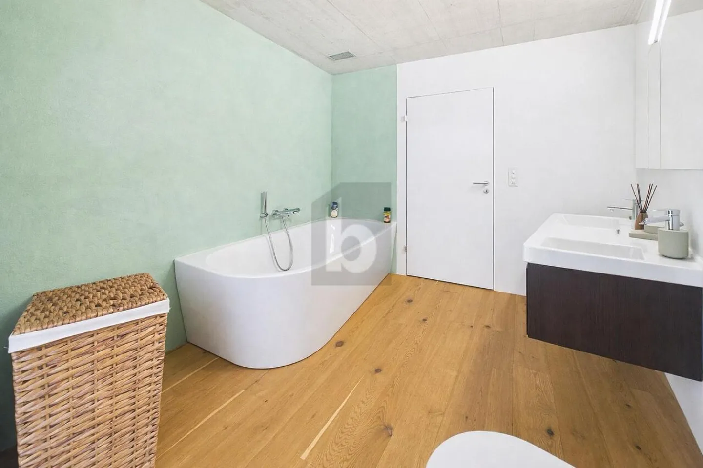 OFFERTE! CAPOLAVORO ARCHITETTONICO CON GIARDINO - Foto 3 di 6