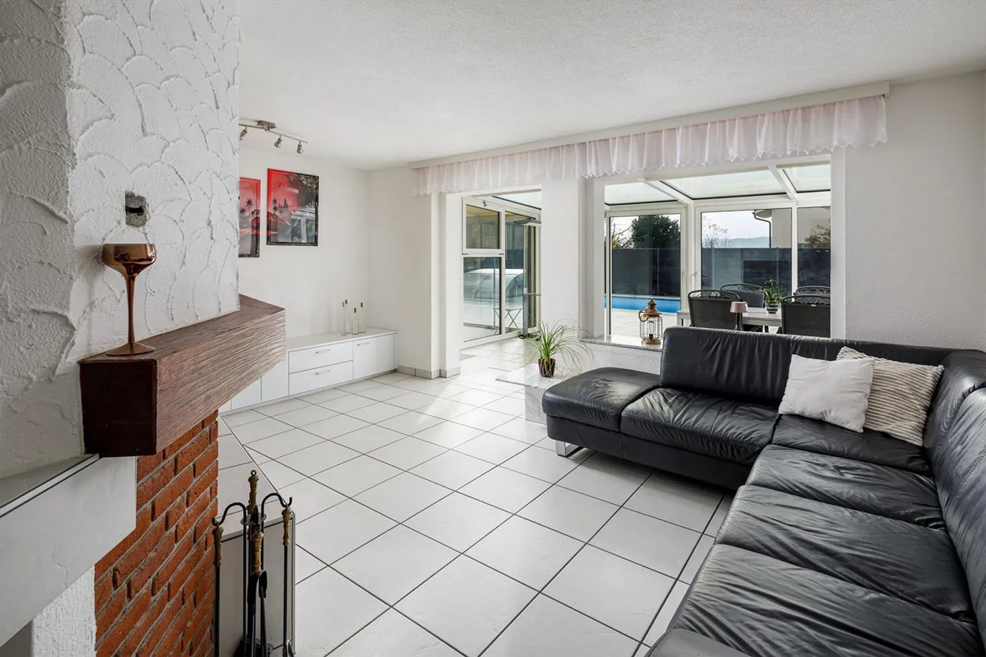 Casa familiare confortevole con piscina all'aperto - Foto 3 di 13