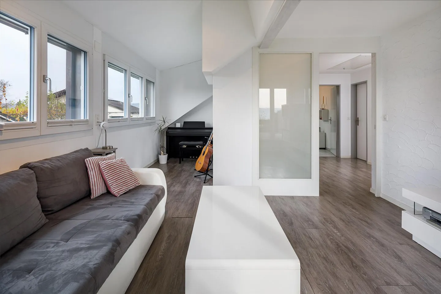 Casa familiare confortevole con piscina all'aperto - Foto 10 di 13