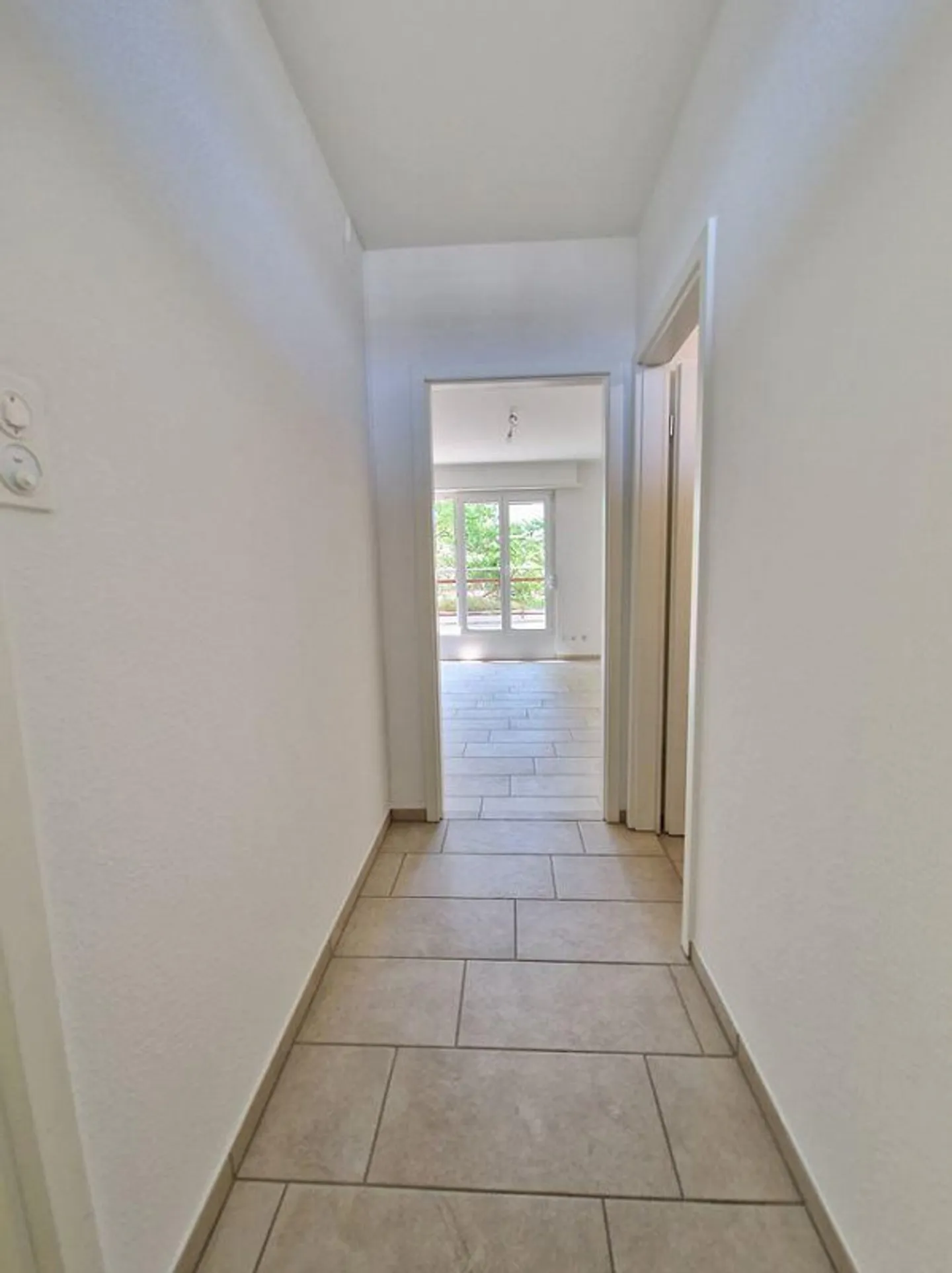 Charmante Wohnung mit Terrasse - Foto 3 von 8