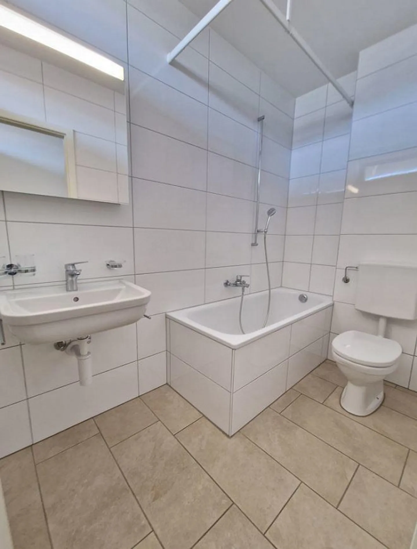 Charmante Wohnung mit Terrasse - Foto 6 von 8