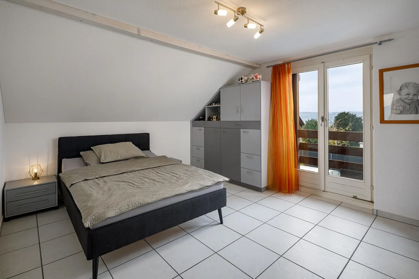 Casa familiare confortevole con piscina all'aperto - Foto 8 di 13