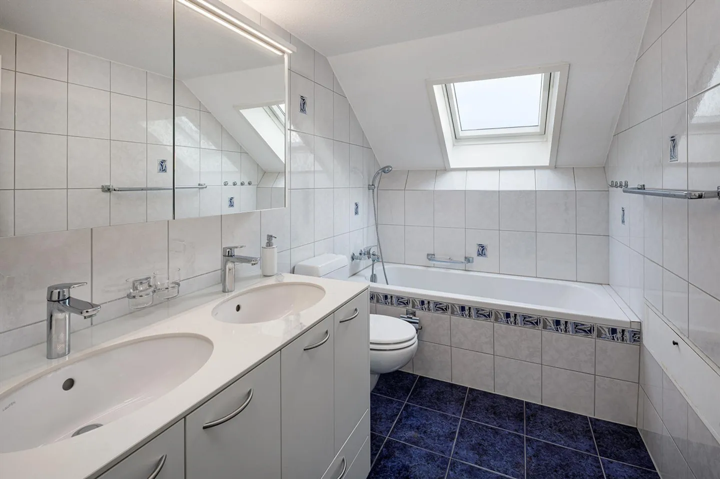 Casa familiare confortevole con piscina all'aperto - Foto 9 di 13