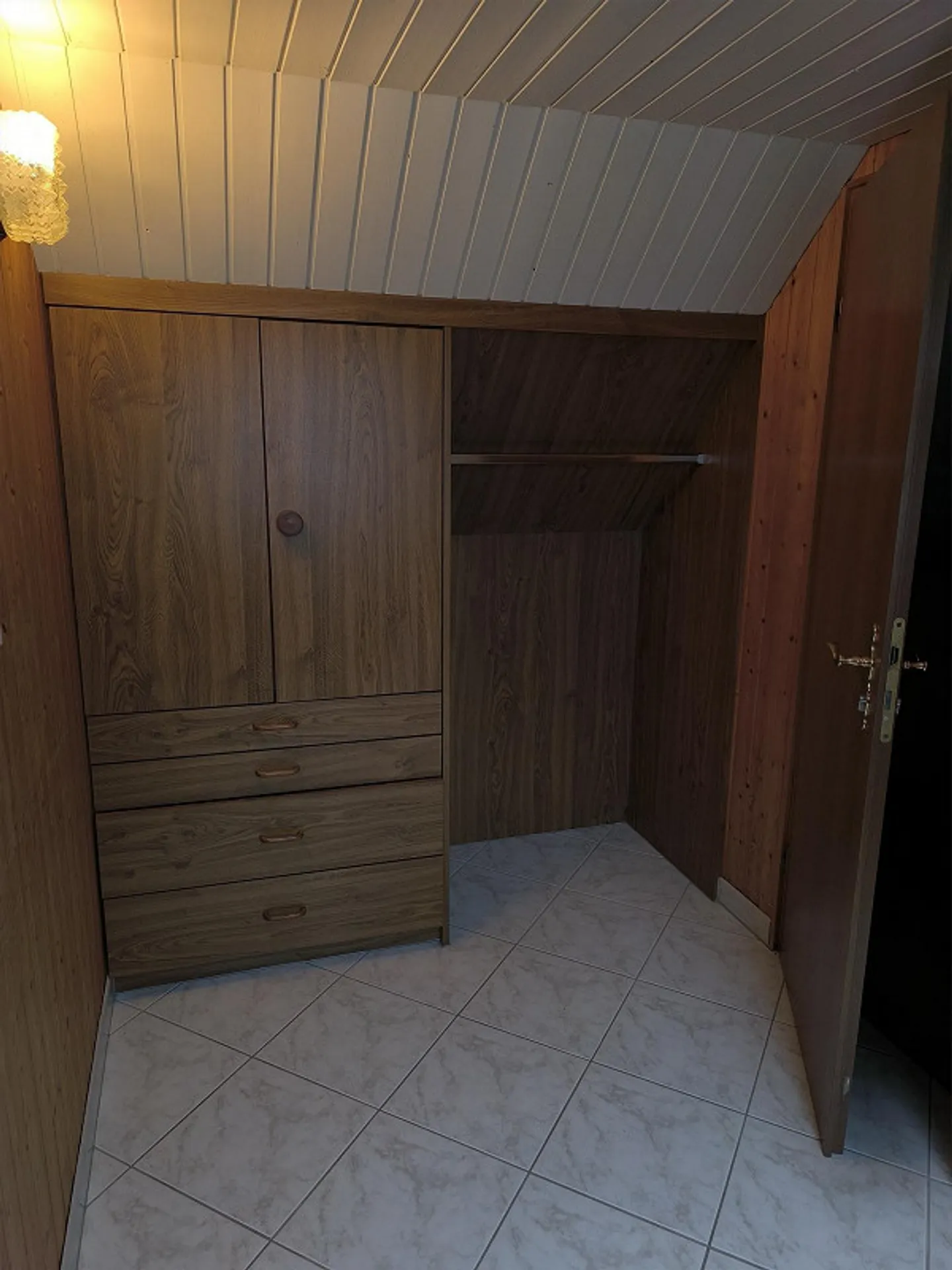 Cozy 1.5-room attic apartment - Photo 3 of 9
