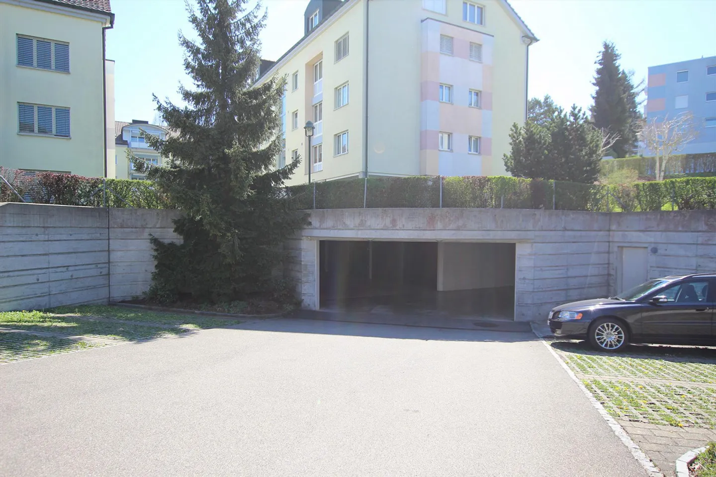 Ihr Parkplatz im Trockenen – Garage in Gossau - Foto 2 von 3